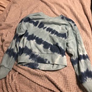 light/dark blue tye dye sweatshirt